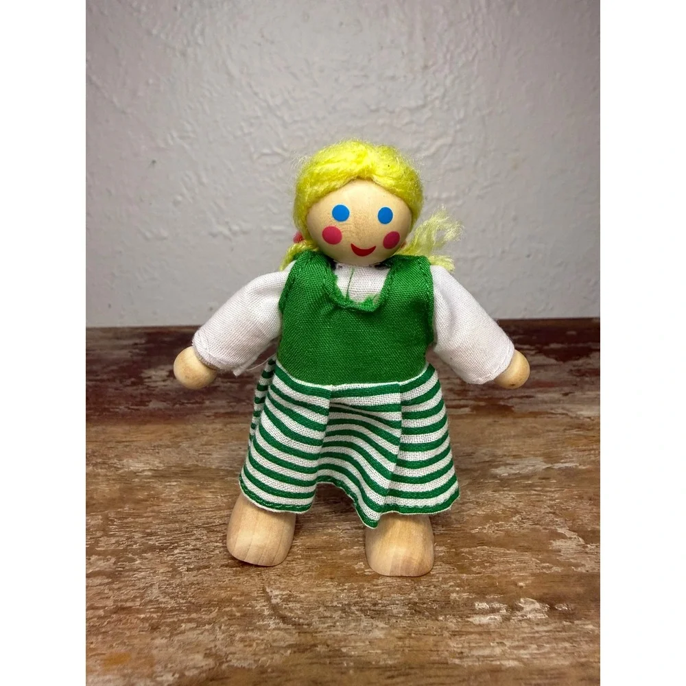 Melissa & Doug Wooden Dollhouse Family Figures Set of 3
